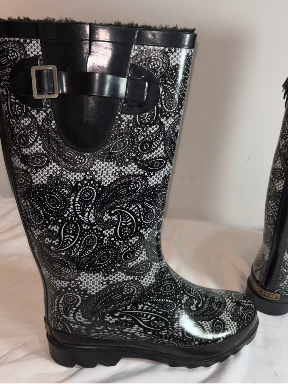 Goldtoe NEW Women's Black Paisley Rain Boots. 7/24